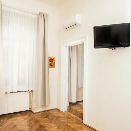 Apartment Peaceful Palace