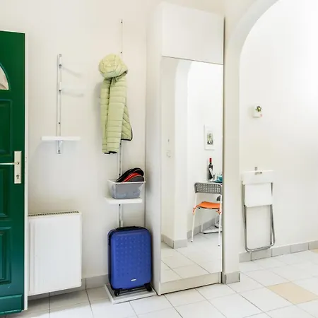 Peaceful Palace * Budapest