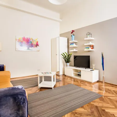 Peaceful Palace * Boedapest